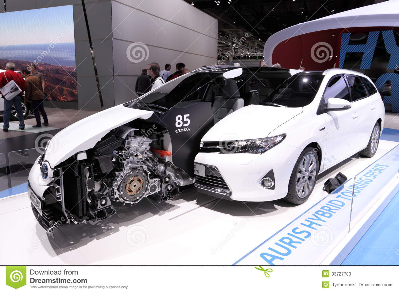toyota-auris-hybrid-touring-sports-international-motor-show-frankfurt-germany-th-iaa-frankfurt-germany-september-33727780